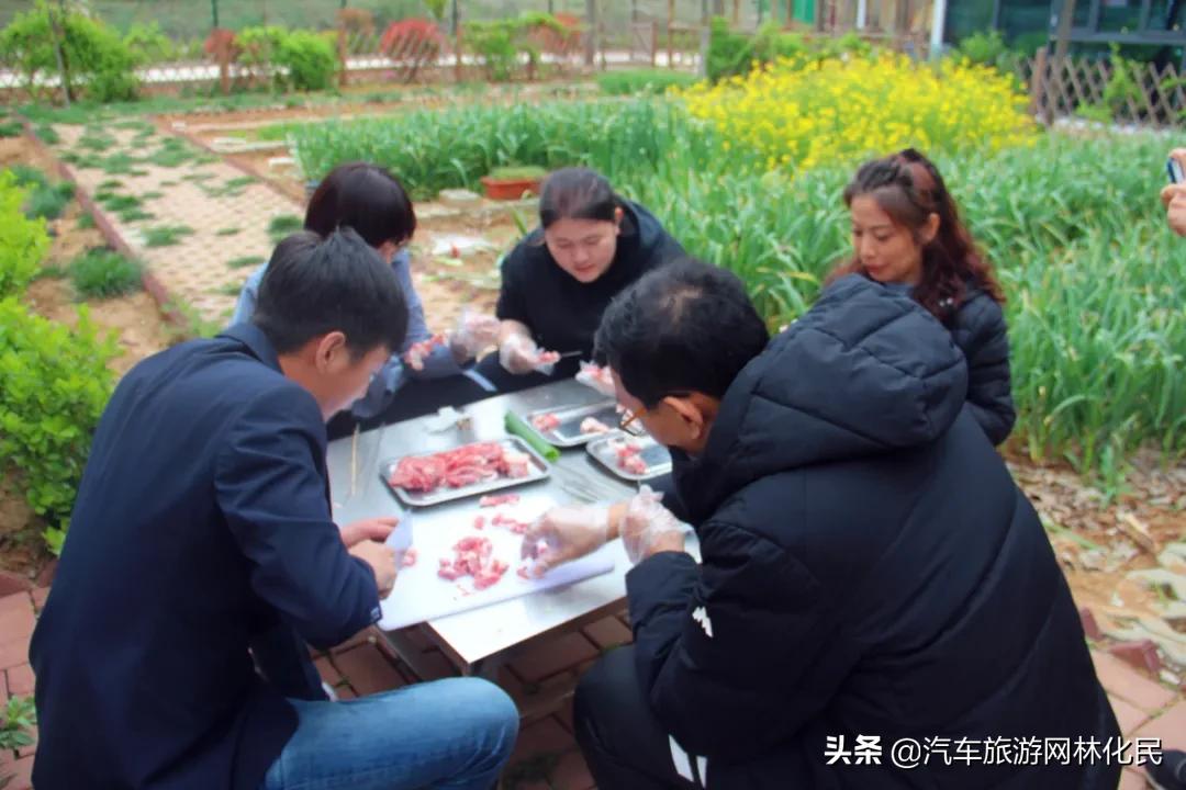 关注汽车旅游网公众号，免费游利山涧